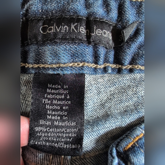 Calvin Klein Women Size 33/16 Dark Wash Low Rise Flap Pocket Lean Bootcut Jeans - Picture 4 of 10